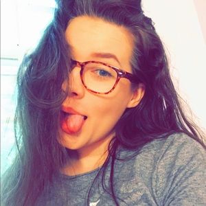 Meet your Posher, Anya